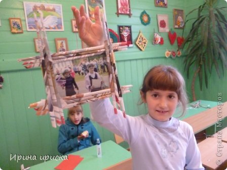 Это Полиночка сделала фоторамку и сразу нашла ей применение (фото 1)