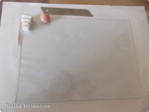 Привет всем!
Сегодня я покажу вам сразу несколько небольших МК!!! Надеюсь вам понравится!
Итак, первый мк посвящается тортику. Смотрим!:)
У меня здесь: пластика(белая и розовая) лезвие,зубочистка,рабоч. поверхность) (фото 2)