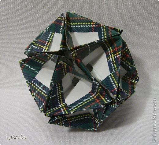  Винка Стар: http://kusudama.info/wp-content/uploads/2012/03/vincastar.jpg   
Автор: Наталья Романенко
Размер бумаги 7*7 итог около 8 см. с клеем  (фото 5)