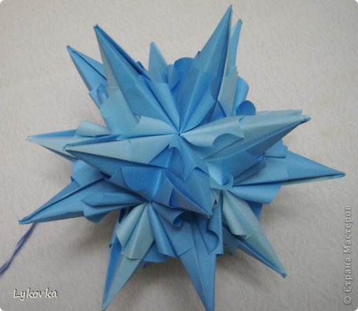   Igel схема: http://kusudama.me/#/Spikes/Igel_curled/igel3
30 модулей  бумага офисная,блок 9*9см   итого 17см. без клея
 (фото 3)