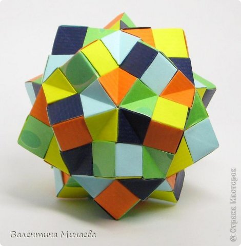 Сонобе
автор - Кунихико Касахара
схемка нашлась в книге К. Касахары "Origami 2 Geometrikus", с. 29 (фото 9)