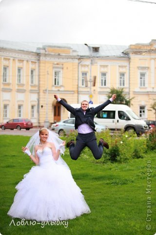 — Дорогие друзья. Сегодня на этой свадьбе собрались только самые близкие и самые родные люди. 
 — Поэтому будет трудно спровоцировать драку, но я профессионал! (фото 4)