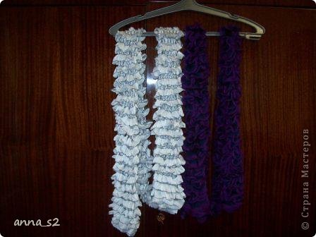 Шарф слева белый связан из турецкой пряжи "Bolero Yarn Art" , слева - фиолетовый из отечественной пряжи Карнавал. Они чем то похожи, но наша пряжа Карнавал и изделие из неё мне нравится больше, так оно мягче, плотнее и в то же время очень приятное на ощуп. Из одного мотка выходит два таких шарфика, из турецкой пряжи всегда из мотка - один шарфик.
мастер класс из Карнавала - https://podjem-tal.ru/node/351670 , Н@дежда
мастер-класс из Болеро - http://tusendria.союз-хм.com/rubric/2516260/?upd (фото 1)