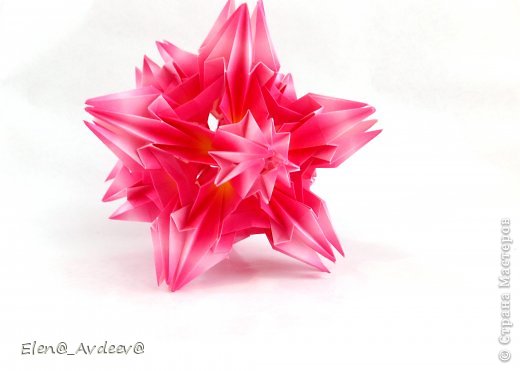 Spides Kusudama
Автор: Е. Лукашева
http://www.kusudama.me/
30 модулей 5 см
Итог: 8 см (фото 3)