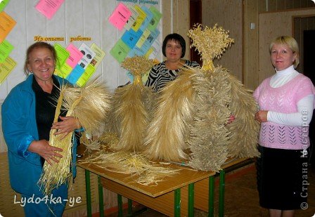 А вот и девчата-мастера, но и я рядом с ними (справа) (фото 2)