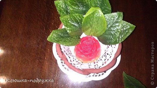 Здесь она в корзинке из солёного теста,листики искусственные, (фото 16)