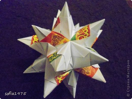 Tornillo из фантиков и белой бумаги https://podjem-tal.ru/node/59140 (фото 2)