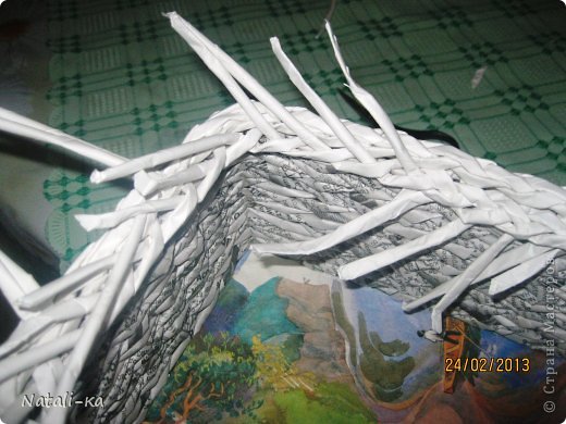 И теперь вот эти хвостики заправила над одной и вниз. (фото 5)