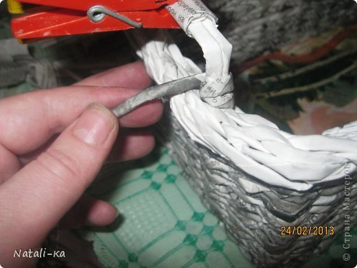 ..и обкрутила ручку до начала нашей газетной полоски. (фото 11)