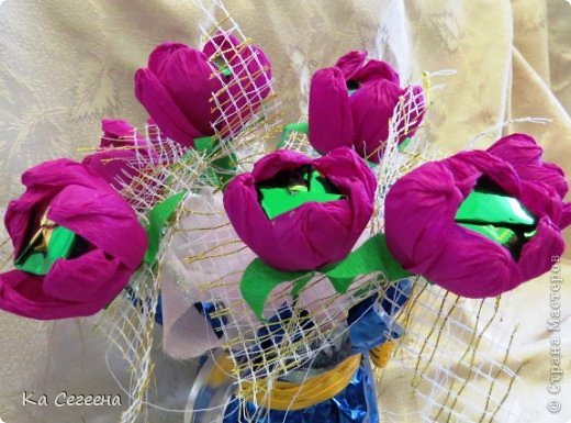 Цветы из конфет (фото 3)