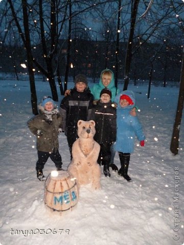 Весна у нас в этом году выдалась ну очень снежная... Вот такого мишутку-сладкоежку мы слепили с ребятами))) (фото 22)