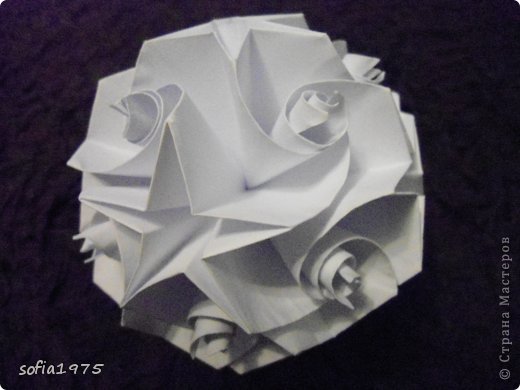    Он же в другом ракурсе  http://cridiana-origami.blogspot.com/2012/05/tutorial-curler-stelute.html (фото 5)