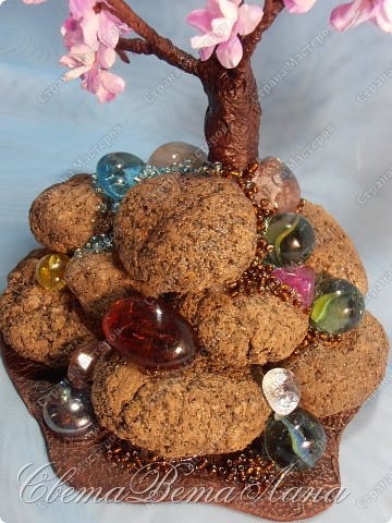 ..............горка из камушков ( папье-маше) + бисер + марблз............ (фото 6)
