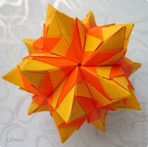 Name: Sirtaki
Designer: Uniya Filonova
Units: 30
Paper: 3*9 cm (1:3 ratio)
Final height: 7 cm
Joint: no glue (фото 9)