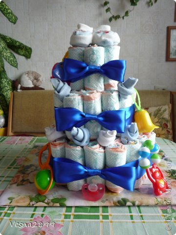 мой  первый торт из памперсов (фото 6)