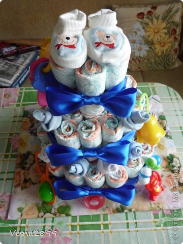 мой  первый торт из памперсов (фото 2)