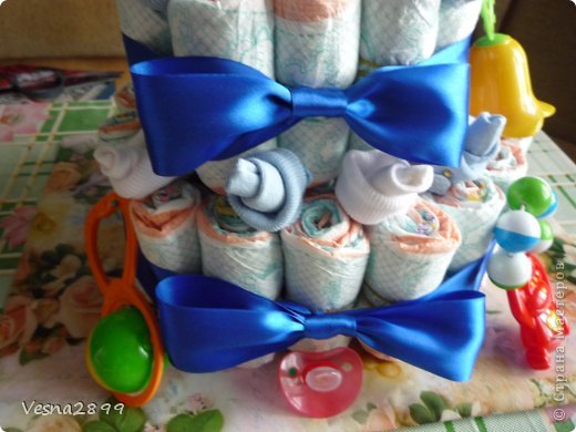 мой  первый торт из памперсов (фото 3)