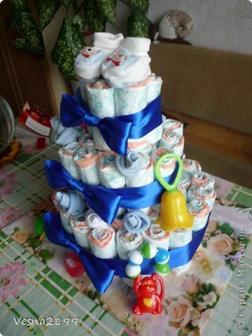 мой  первый торт из памперсов (фото 4)