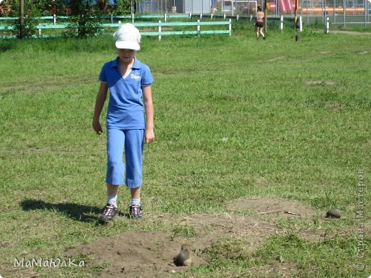 Ребенок почти в нескольких см.от него, а он кууушает)))). (фото 36)