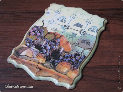  Добрый день, Страна! 
 Досочки по прежнему люблю, осваиваю декупаж и на других предметах. (фото 1)