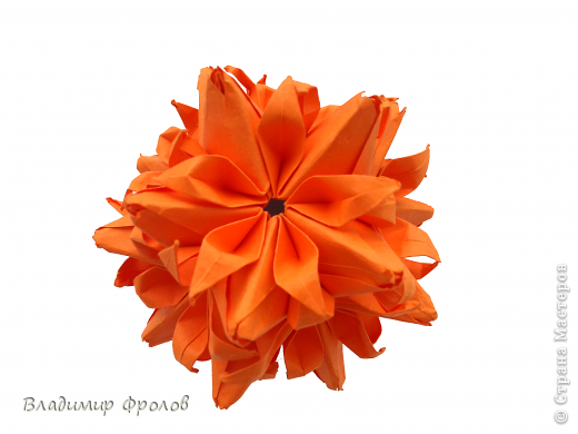 Blooming Island kusudama
Designer: Vladimir Frolov
Paper size: 4.5*9 сm (1*2)
Final height: ~7.5 cm
Without glue (фото 1)