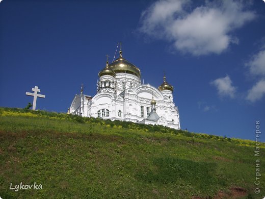 И на последок еще раз вид на храм с дороги. (фото 13)