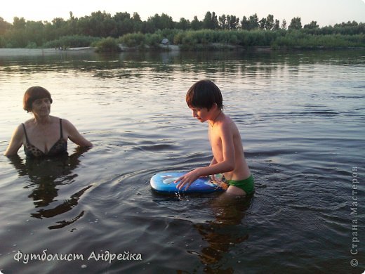 купание на вечернем пляже

(место:Зазимье, река:Десна ) (фото 1)