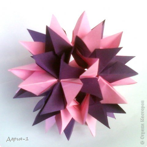 Name: Gardenia
Designer: Natalia Romanenko
Units: 30
Paper: 5*10 cm (1:2)
 http://kusudama.info/2013/08/gardenia-tutorial/ (фото 2)