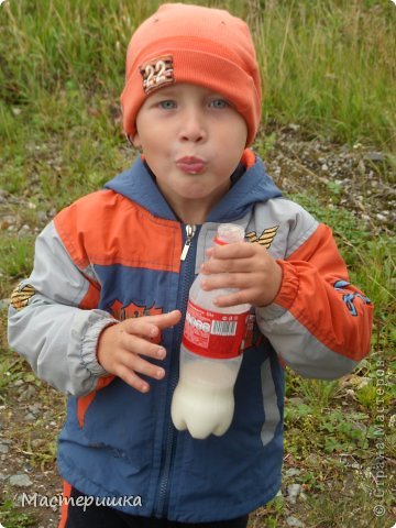 А, да!
Ещё ведь молочко с колбасой, с помидорками...
В лесу обязательно! (фото 15)