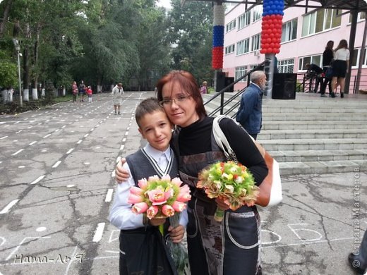 А это мой пятиклашка. В школу мы приехали рановато. Нервничали как перед первым классом.  (фото 12)