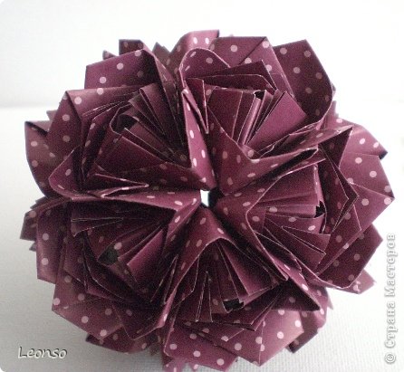 А это пропущенная мной Fluffy Rosehttp://kusudama.info/2013/08/fluffy-rose-tutorial/ (фото 3)