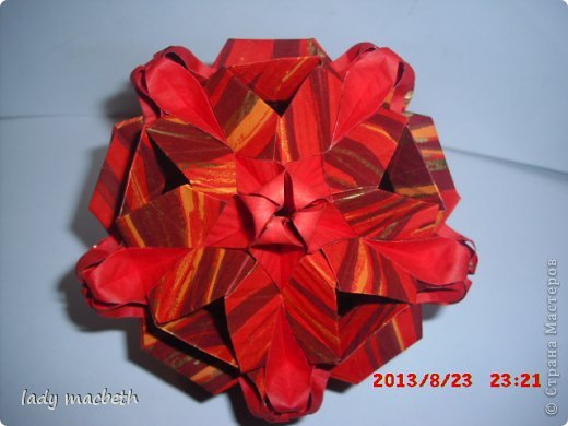 Name ?
Designer: Anastasiya Safonova ?
parts - 30
Paper: 7 x 12,1 (1:sqrt3)
Final ~12sm
without glue (фото 15)