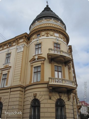 Очень интересная архитектура в Прикарпатье, много старинных зданий. Это музей народного искусства Гуцульщины (фото 36)