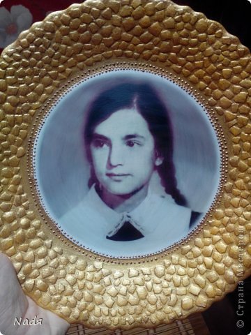 Дорогие Мастера, нужен совет, что я не так сделала? Фото при нанесении на него аквалака изменило цвет, исчез глянец. (фото 1)