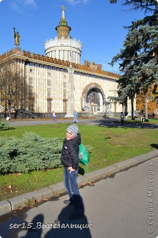 После всего этого мы решили прогуляться посмотреть на эти красивые советские павильоны (всего их около 70-80!!!) (фото 19)