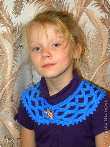 Демонстрировать изделие помогала племянница Марина. Хотя платье и домашнее..., но и оно преобразилось. (фото 2)