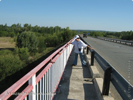 Трусиха, боюсь высоты, над рекой 30-35 метров, не знаю сколько - с трусихи не спросить. (фото 5)