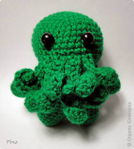 Очаровательные монстрики. От Alysha, описание http://ruralrebellion.wordpress.com/2012/08/10/free-pattern-friday-cthulhu/ (фото 2)