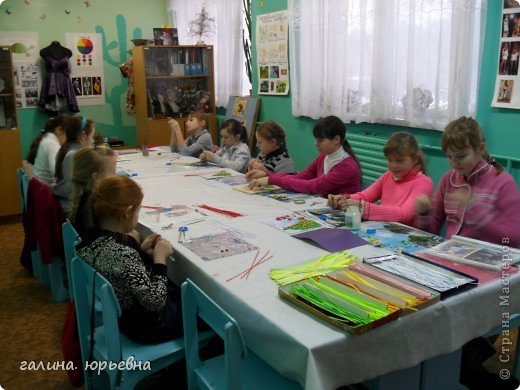 Здравствуйте, дорогие друзья и гости!!! Предлагаю вашему вниманию несколько работ моих учениц. Это новогодние композиции и подарки. Это мои мастерицы усердно трудятся. (фото 1)