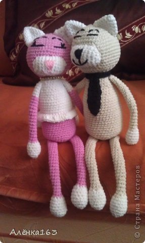 Мои котейки! Описание брала тут тут http://amigurumi.com.ua/pattern/36-dlya-novichkov/213-amineko (фото 1)