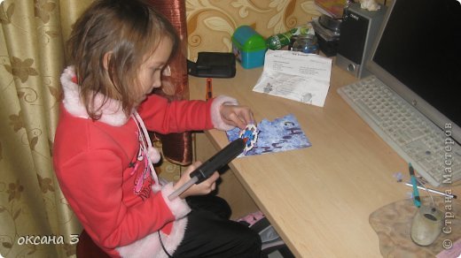 Приклеиваю снежинку. (фото 4)