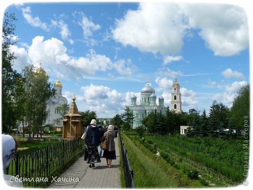 Вдоль Канавки монастырский сад и цветник.  (фото 15)