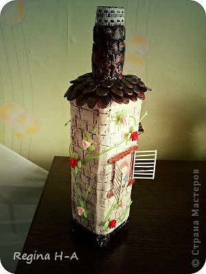 Вазочка-домик из бутылки) (фото 2)