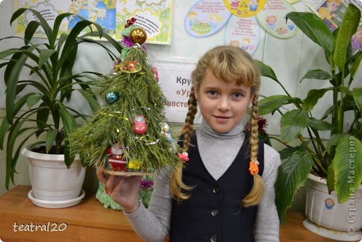 Ёлочка из настоящих сосновых веток. (фото 2)