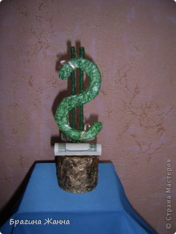 это обратная сторона))))в жизни он выглядит довольно интересней чем на моих фото))))как я не искала место а у нас пасмурно и в комнатах темно .так я и не смогла передать всей краски)))) (фото 4)