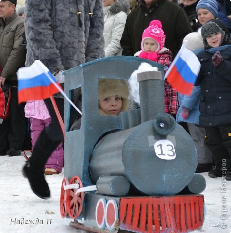 когда решили принять участие встал вопрос что делать? танк? паровоз? субмарину? корабль? идей было масса остановились на интересах сына любит все связанное с жд.. (фото 2)