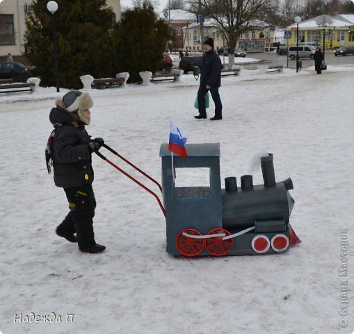 из чего делать придумала сразу и отправилась в строительный магазин (люблю я их) купила пару метров утеплителя толстого 1см толщиной где то и из него с помощью горячего клея мастерила потом красила фото процесса нет к сожалению (фото 3)