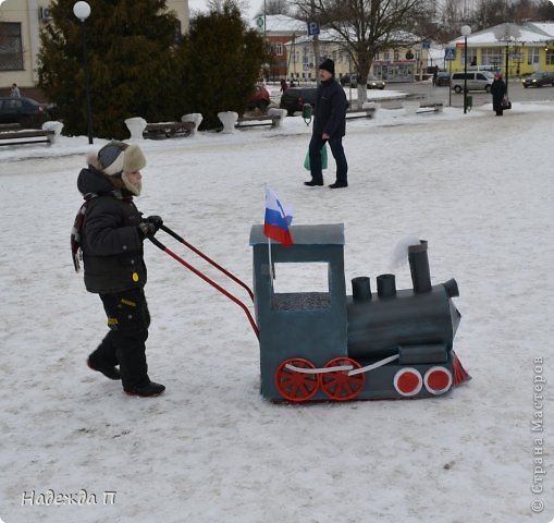 из чего делать придумала сразу и отправилась в строительный магазин (люблю я их) купила пару метров утеплителя толстого 1см толщиной где то и из него с помощью горячего клея мастерила потом красила фото процесса нет к сожалению  (фото 3)