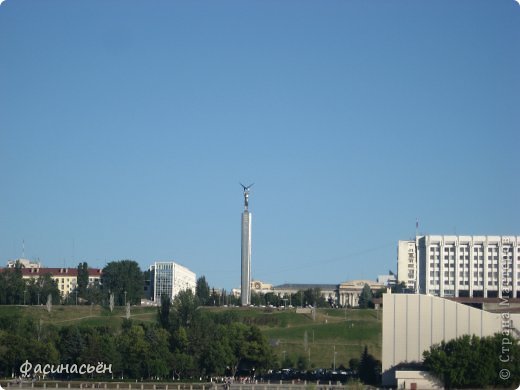 площадь Славы.В народе скульптура зовётся "Панековский с гусем" (фото 11)