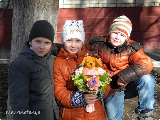 А это наши неразлучные друзья: мой сын Даниил, Полиночка и Егор. (фото 2)